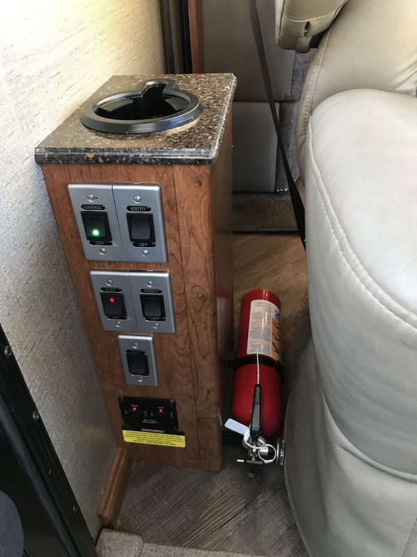 2017 Fleetwood Pace Arrow LXE 38B - Image 52