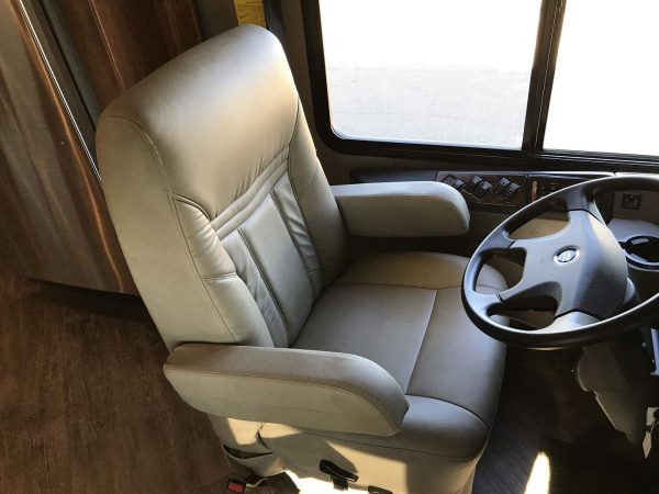 2017 Fleetwood Pace Arrow LXE 38B - Image 54