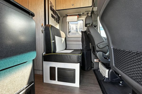 2020 Winnebago Revel 4x4 - Image 46