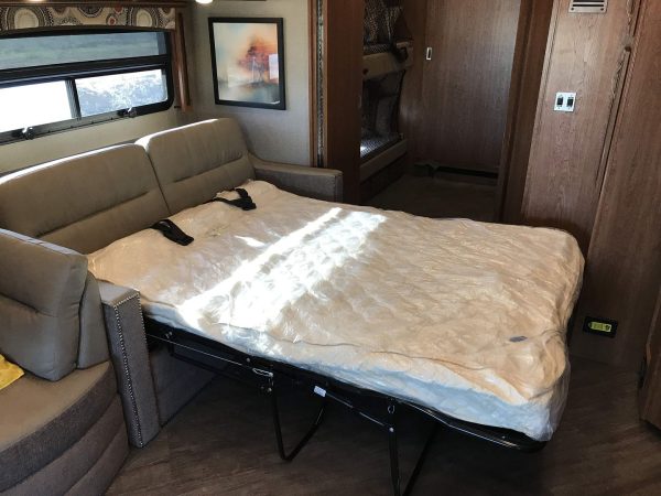 2017 Fleetwood Pace Arrow LXE 38B - Image 66