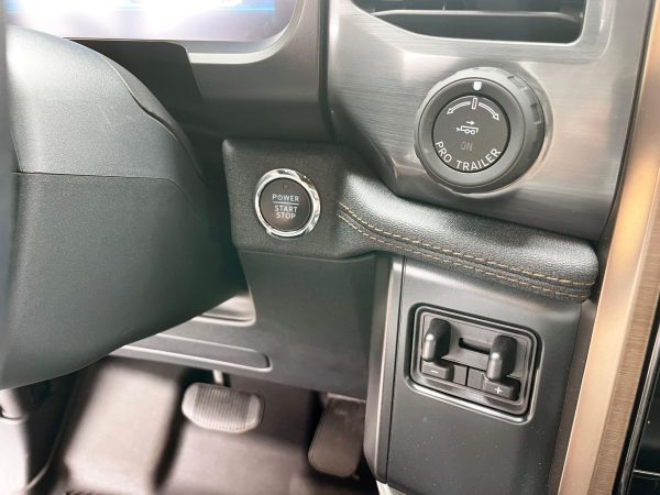 2022 Ford F-150 Lightning Lariat - Image 80
