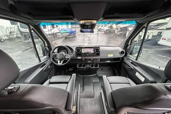 2020 Winnebago Revel 4x4 - Image 61