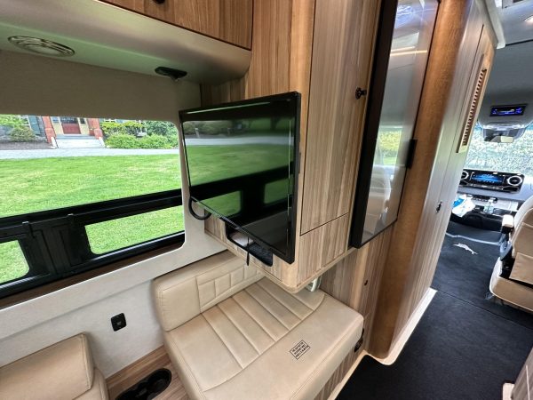 2020 Airstream Interstate 19 Tommy Bahama Edition 4x4 - Image 74