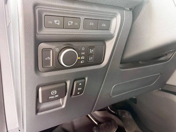 2022 Ford F-150 Lightning Lariat - Image 88