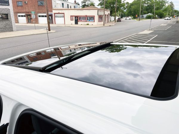2022 Ford F-150 Lightning Lariat - Image 90