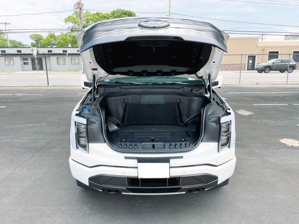 2022 Ford F-150 Lightning Lariat - Image 107