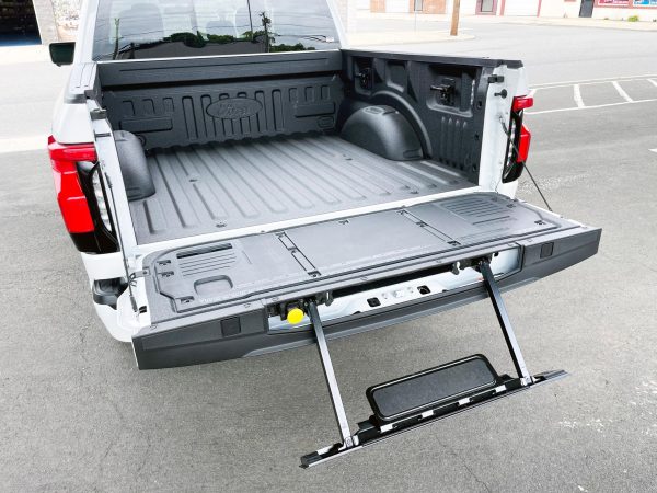 2022 Ford F-150 Lightning Lariat - Image 93