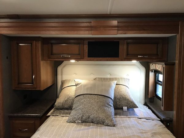 2017 Fleetwood Pace Arrow LXE 38B - Image 84