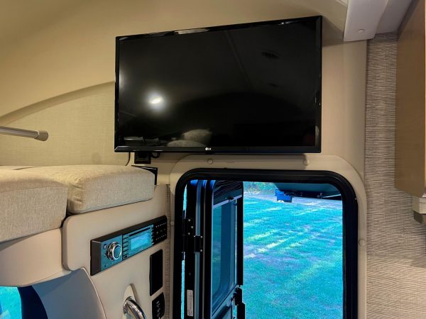 2020 Tiffin Wayfarer 25QW - Image 96