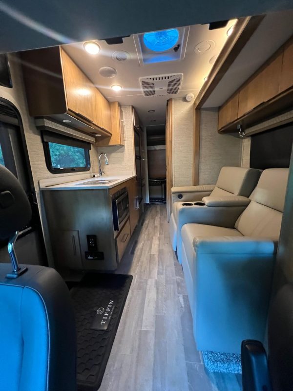 2020 Tiffin Wayfarer 25QW - Image 100