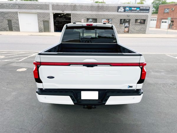 2022 Ford F-150 Lightning Lariat - Image 109