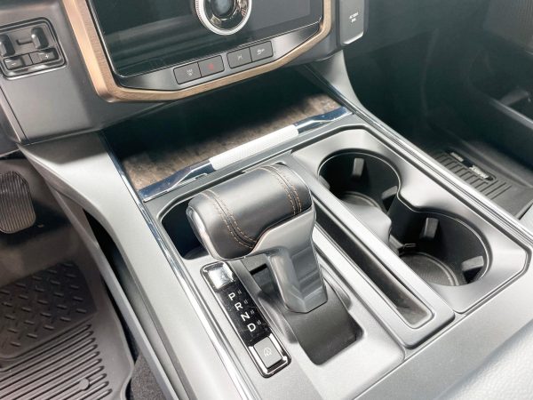 2022 Ford F-150 Lightning Lariat - Image 10